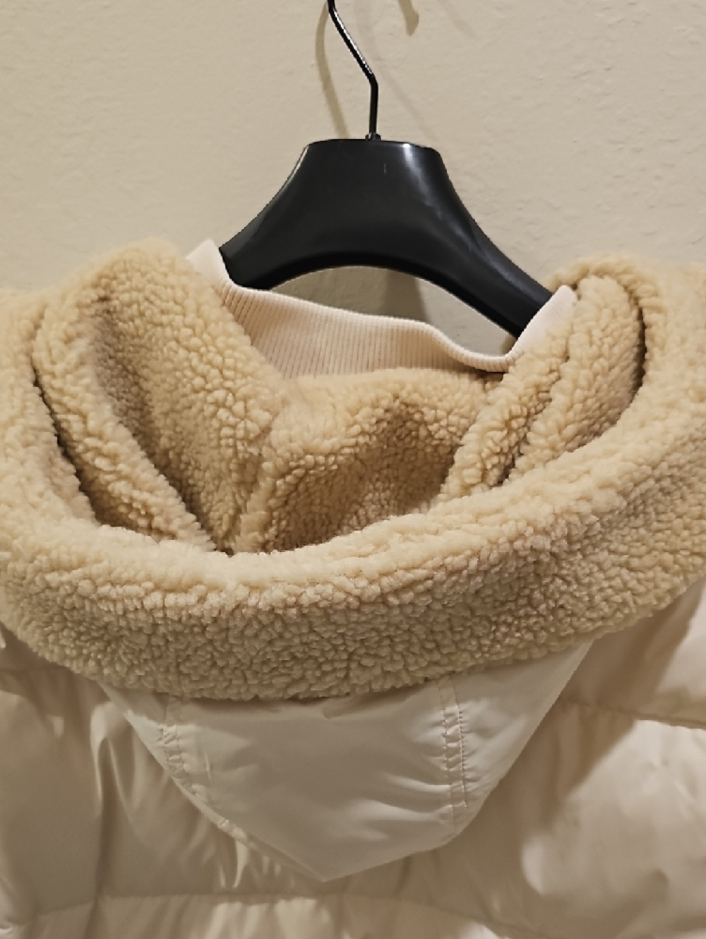 Coach Cream Quilted Women’s Puffer Coat with Faux Shearling Hood - Picture 5 of 9